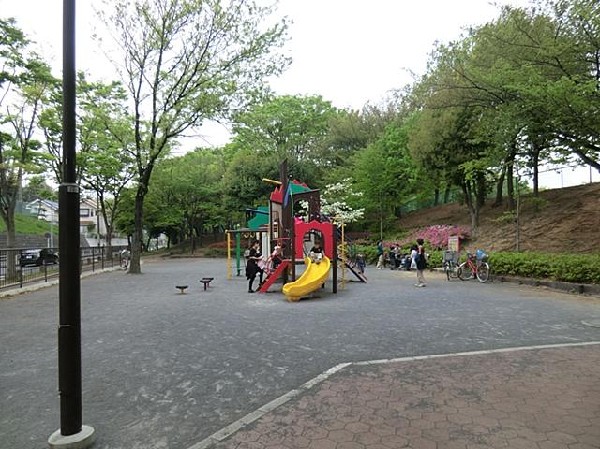 周辺環境:丸山台公園(丸山台公園まで650m)