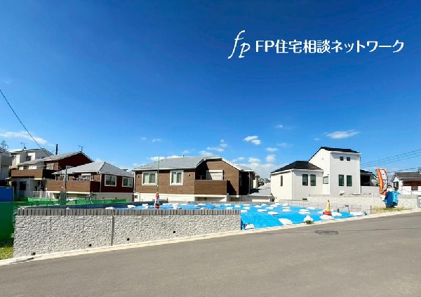 外観:落ち着きある住宅街、一種低層住居専用地域内に位置しています。日当りを大きく遮られることもありません。