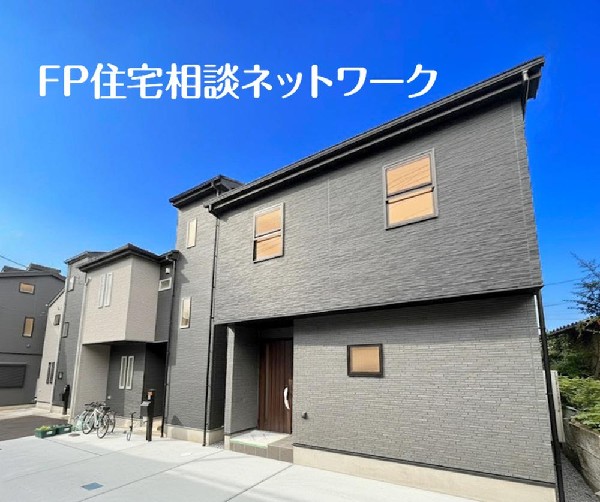 外観:四季を通じて自然と触れ合えるスポットが周辺には盛りだくさん！お散歩やジョギング、週末のご家族でのおでかけに最適です。(駐車スペースの土間コンクリートはCGです。実際の現地には施工されておりません)