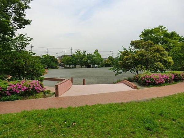 周辺環境:あかね台熊の谷公園(あかね台熊の谷公園まで400m)