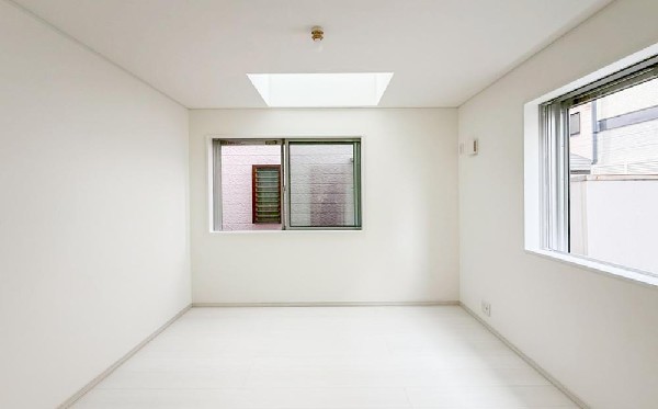 一人ひとりの時間を大切にできる独立型の居室設計。趣味や仕事、勉強にも集中できる、家族みんなにうれしい住まいです。