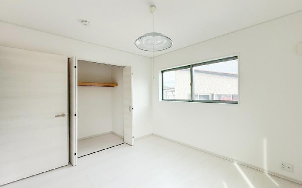 子ども部屋や書斎、ゲストルームなど、用途に合わせて自由に使える居室。暮らしに合わせた柔軟な空間設計が魅力です。