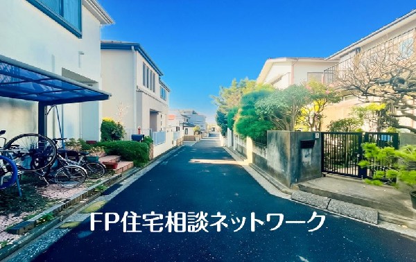 外観:毎日のお散歩も快適な緑に恵まれたエリアは伸び伸びスローライフを叶えてくれます。自然豊富な季節の移ろいを身近に感じられる環境でストレスフリーな生活をお送りください。