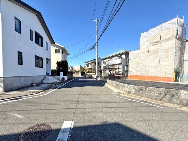 外観:☆☆風通しの良い住宅地☆☆  ゆとりのある住宅地　部屋の窓を開けるとそこには心地よい風が通りぬけます♪