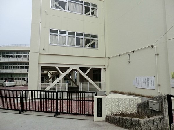 周辺環境:横浜市立蒔田小学校
