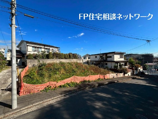 外観:閑静な住宅地で子育て家族にピッタリ。毎日のお散歩も快適な緑に恵まれたエリアで、自然に包まれた穏やかな暮らしを実現するための、ゆとりある住環境が整っています。