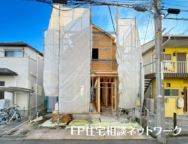 外観:落ち着きある住宅街、一種低層住居専用地域内に位置しています。日当りを大きく遮られることもありません。