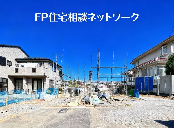 外観:四季を通じて自然と触れ合えるスポットが周辺には盛りだくさん！お散歩やジョギング、週末のご家族での遊びに最適です。目の前に広がる開放感とゆとり、暮らしの夢を育む理想の住まいがここにはあります。