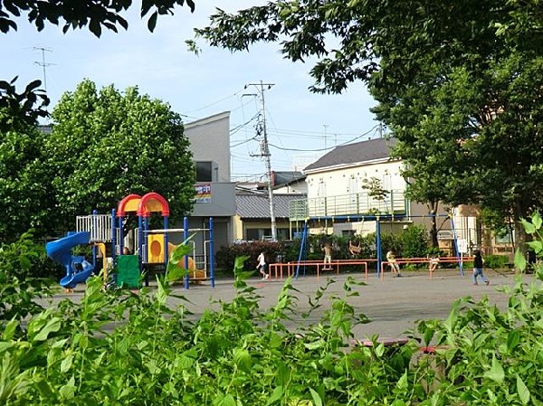周辺環境:瀬谷四丁目公園(瀬谷四丁目公園まで750m 公園近くでお子様も安心して遊べます♪)