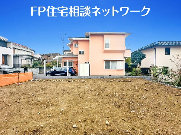 外観:窓枠から切り取られたまるで写真のような澄み切った光景。季節の移り変わりとともに、ゆっくりと愛でる時のありがたみ。