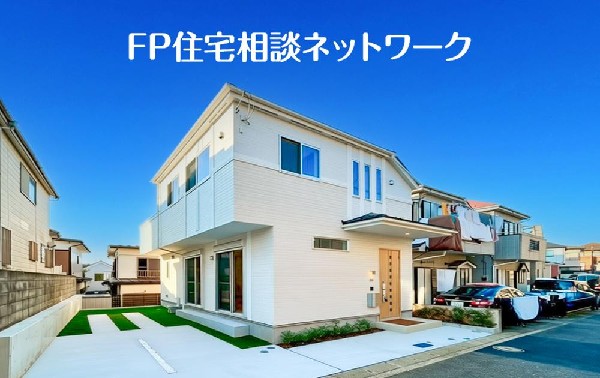 外観:深く豊かな緑と爽快な青い空を感じるまさに横浜に暮らす心地よさを存分に堪能いただける邸宅です。グレードの高い設備仕様が標準装備のデザイン住宅で快適で便利な生活をお送り頂けます。