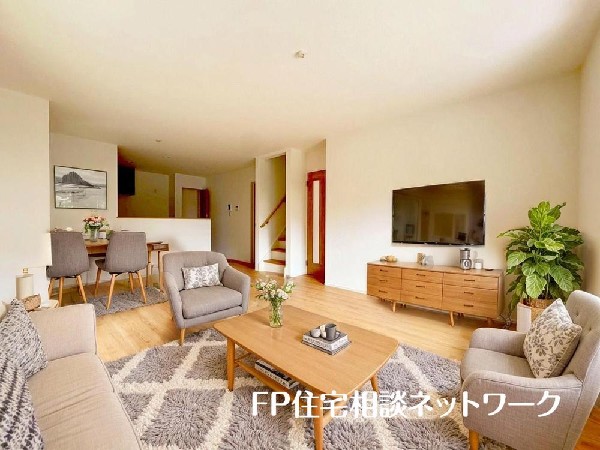 家族と過ごす時間を大切にしたい方にぴったりのゆとりある住空間です。（本画像はCGで作成しており、実際に現地に家具はおかれておりません。また価格に家具は含まれておりません。）