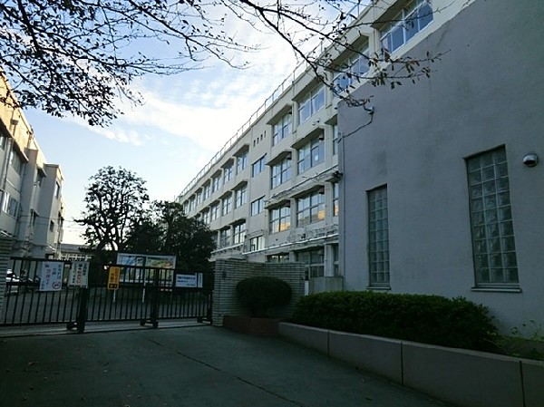 周辺環境:横浜市立汲沢小学校(横浜市立汲沢小学校まで700ｍ)