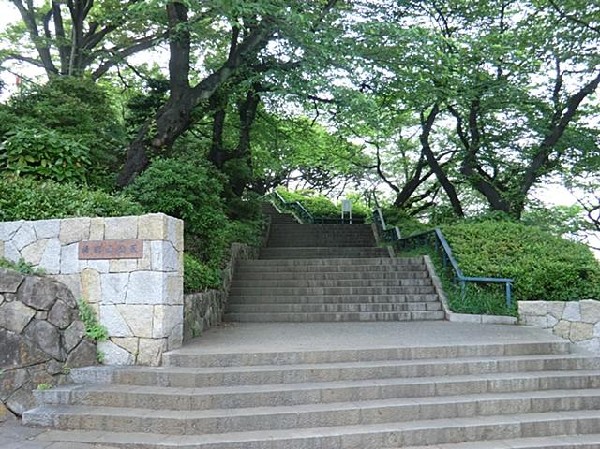 周辺環境:掃部山公園(掃部山公園まで110m)