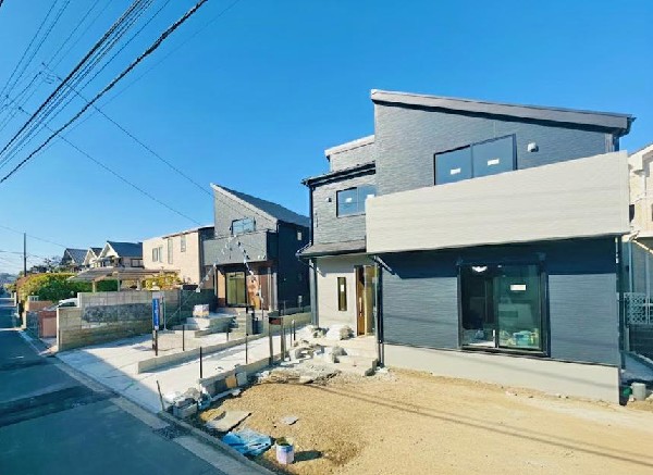 外観:☆☆風通しの良い住宅地☆☆  ゆとりのある住宅地　部屋の窓を開けるとそこには心地よい風が通りぬけます♪