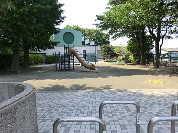 周辺環境:清水ケ丘ふれあい公園(清水ケ丘ふれあい公園まで800m)