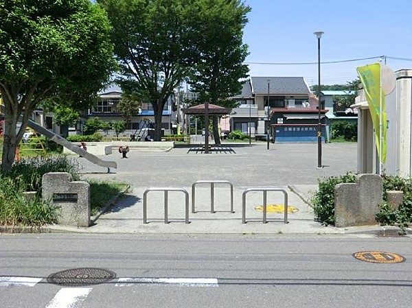 周辺環境:釜利谷第二公園(釜利谷第二公園まで120m)