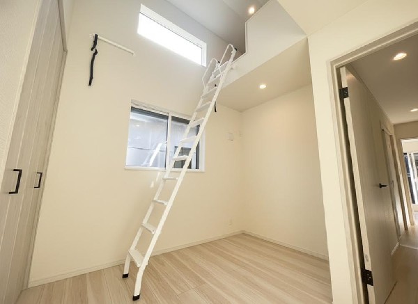 ☆☆日当たり・風通しの良いお部屋☆☆  居室となる空間には毎日しっかりと光が差し込みます♪勉強にお仕事にリラックスに充実した自分の時間をお過ごし下さい♪