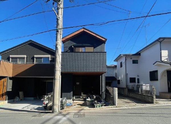 外観:☆☆風通しの良い住宅地☆☆  ゆとりのある住宅地　部屋の窓を開けるとそこには心地よい風が通りぬけます♪