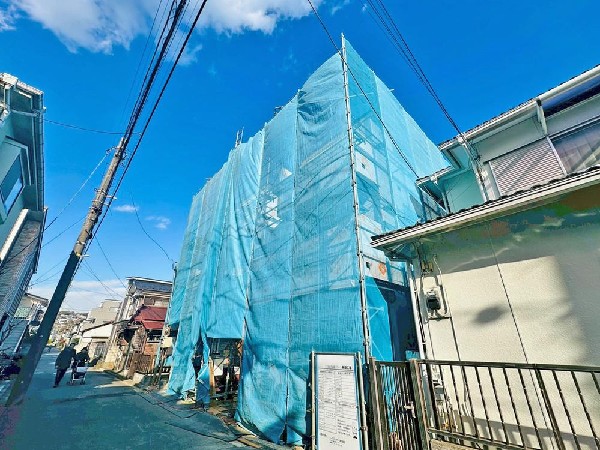 外観:枠から切り取られたまるで写真のような澄み切った光景。季節の移り変わりとともに、ゆっくりと愛でる時のありがたみ。