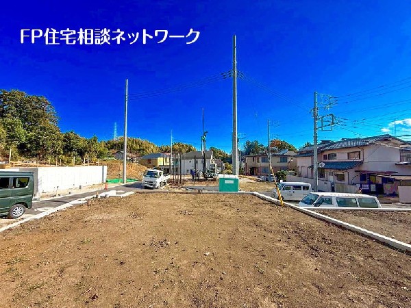 外観:良好な住環境が保たれたエリア。低層の一戸建を中心とした街並みが整然と続き周辺は高い建物が建っておらず、採光や開放性に恵まれ、空が広く緑の多い閑静な趣を感じる環境です。