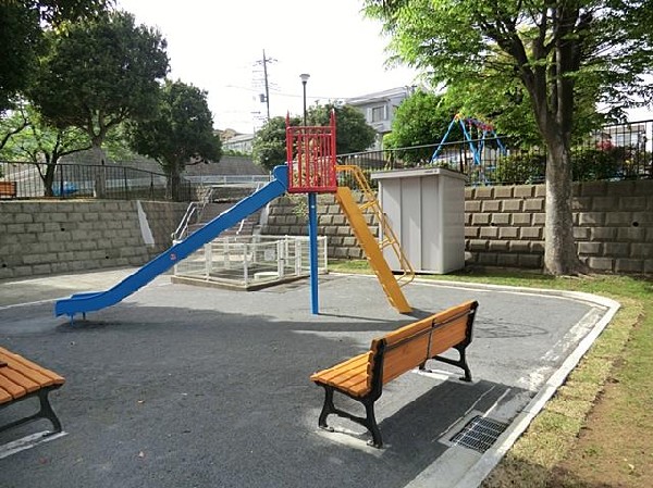 周辺環境:平戸坂下公園(平戸坂下公園まで850m 公園近くでお子様も安心して遊べます♪)