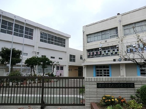 周辺環境:横浜市立六つ川台小学校(横浜市立六つ川台小学校まで350m)
