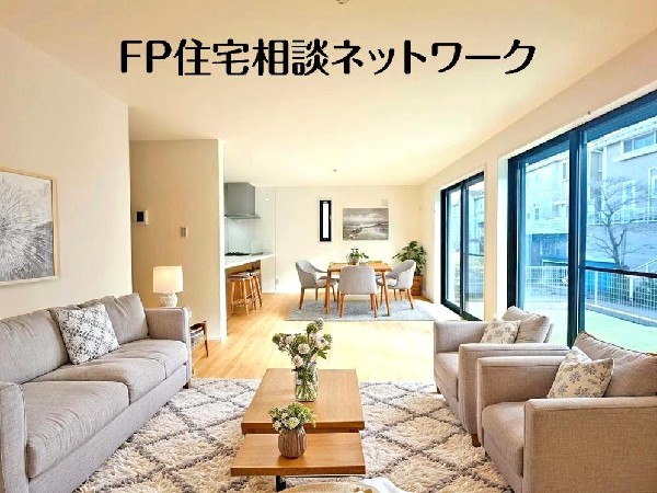 リズミカルな音楽が流れココロ踊るこのときめく空間。これまで何気なく感じていた家族の生活導線も美しく感じる瞬間　ここは我が家の”お城”なんだと幸せに包まれる。