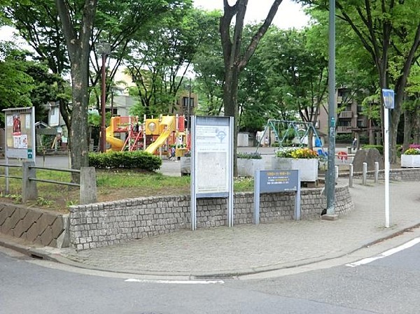 周辺環境:帷子公園(帷子公園まで50m)