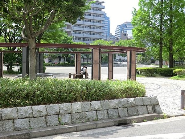 周辺環境:西久保町公園(西久保町公園まで350m)