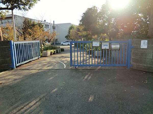 周辺環境:横浜市立深谷中学校(横浜市立深谷中学校まで500m)