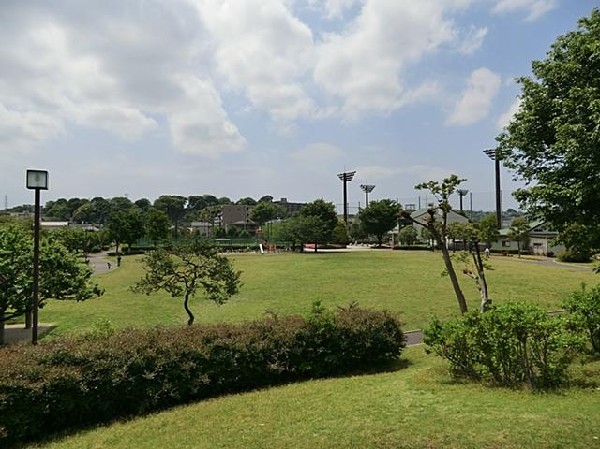 周辺環境:新杉田公園(新杉田公園まで800m)