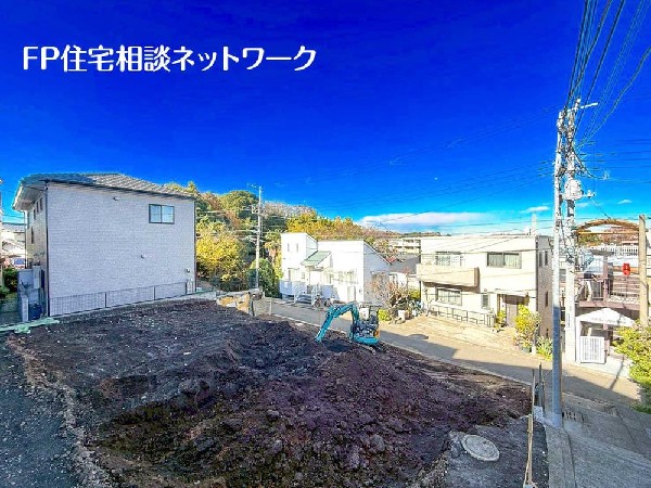 外観:建築条件なしの2区画。視界が広がる開放的なロケーションで、陽当たりも良好。造成が進み、整った敷地で自由設計の住まいが実現できます。