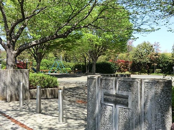 周辺環境:新橋神明谷公園(新橋神明谷公園まで400m)