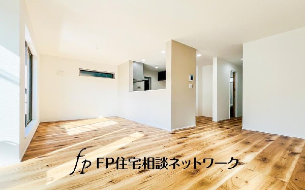 家族と過ごす時間を大切にする方にピッタリのゆとりの住空間です。お子様が元気に走り回っても安心して見守れます。家族の笑い声が今にも目に浮かびそうですね。