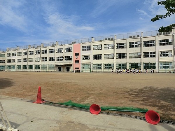 周辺環境:逗子市立久木小学校(逗子市立久木小学校まで1000ｍ)