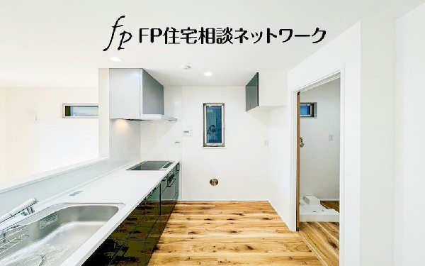 対面式のカウンターキッチンは、出来上がったお料理をカウンターに並べてお子様が運ぶなど、お手伝いの時間も増えそうですね！家族と会話をしながら料理を楽しめ一体感を感じられるキッチン。