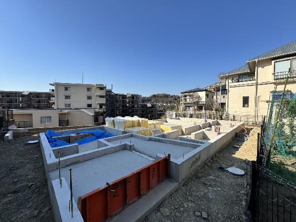 外観:空が広く緑の多い閑静な環境