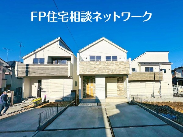 外観:光と風が行わたる開放感あふれる邸宅　春には気持ちの良いそよ風、冬には朝の暖かな光　季節の移り変わりを感じる暮らしを実現