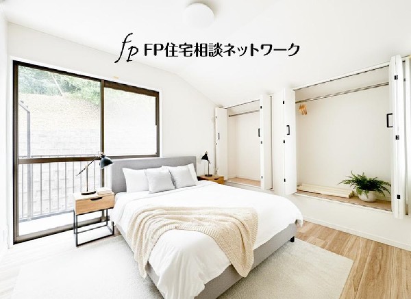 光が沢山取り込める大きな窓。日差しを長時間受ける事が出来る暖かいお部屋です。（本画像はCGで作成しており、実際に現地に家具・家電はおかれておりません。また価格には含まれておりません）