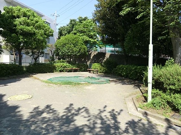 周辺環境:笹野台第四公園(笹野台第四公園まで190m)