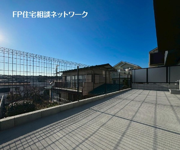 外観:年中大活躍のプライベート空間になるお庭は、ご家族の団らんの場として最適なスペース。夏場にはご家族やご友人を招待してのBBQやお子様の水遊びも楽しめますね。