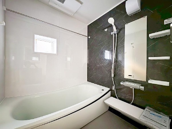 洗浄機能付き便座を標準装備。便座保温機能もあるので寒い季節も安心。