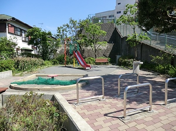 周辺環境:金が谷第六公園(金が谷第六公園まで300ｍ)