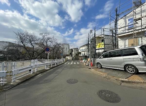 外観:低層の一戸建を中心とした街並みが整然と続き採光や開放性に恵まれています