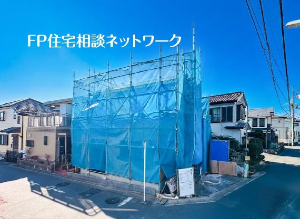 外観:深く豊かな緑と爽快な青い空を感じるまさに横浜に暮らす心地よさを存分に堪能いただける邸宅です。グレードの高い設備仕様が標準装備のデザイン住宅で快適で便利な生活をお送り頂けます。