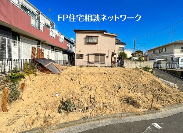 外観:深く豊かな緑と爽快な青い空を感じるまさに横浜に暮らす心地よさを存分に堪能いただける邸宅です。グレードの高い設備仕様が標準装備のデザイン住宅で快適で便利な生活をお送り頂けます。