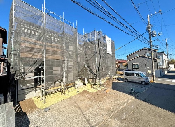 外観:窓枠から切り取られたまるで写真のような澄み切った光景。季節の移り変わりとともに、ゆっくりと愛でる時のありがたみ。