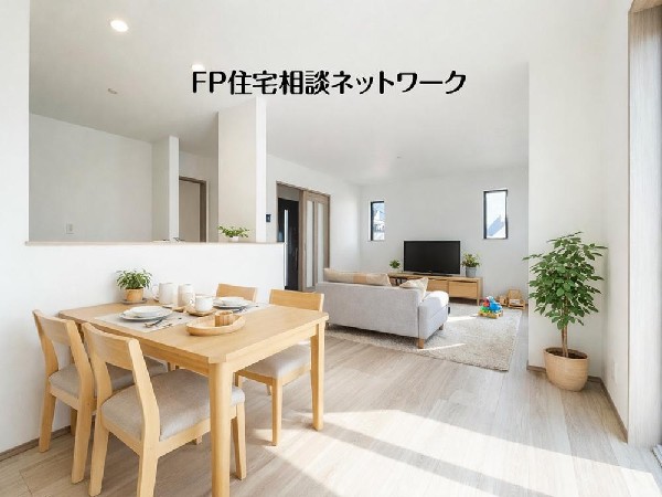 家族だんらんのリビング。家具の配置がしやすい広さが確保されております。（本画像はCGで作成しており、実際に現地に家具・家電はおかれておりません。また価格に家具・家電は含まれておりません）