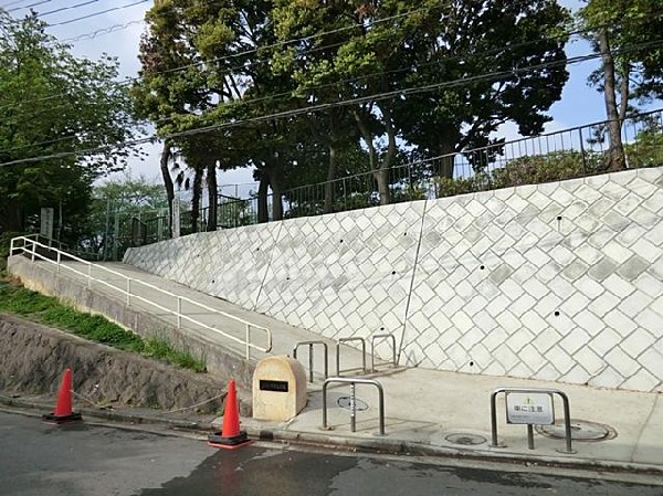 周辺環境:しらとり台第三公園(しらとり台第三公園まで350m)